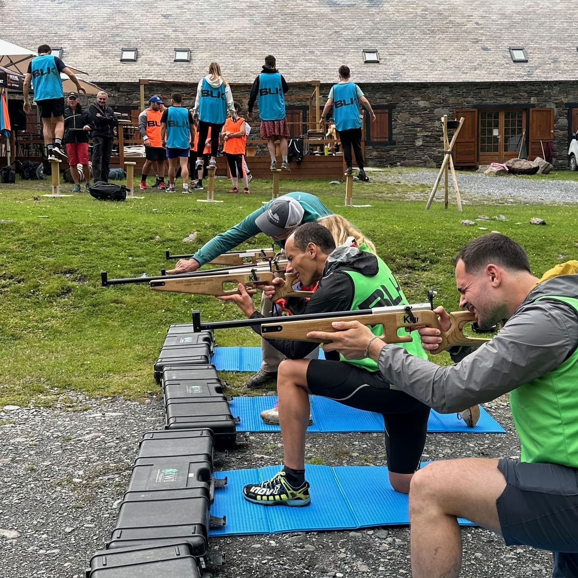 Tir à la carabine Biathlon laser et jeu du poteau